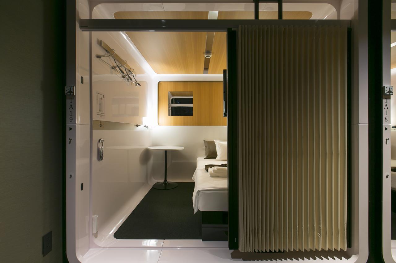 First Cabin Hanshin Nishiumeda Осака Екстериор снимка